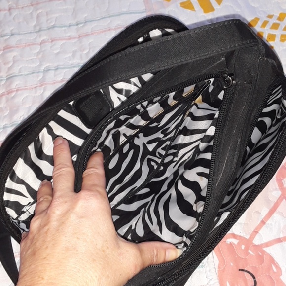 Classic black purse with tons of pockets - Picture 5 of 6